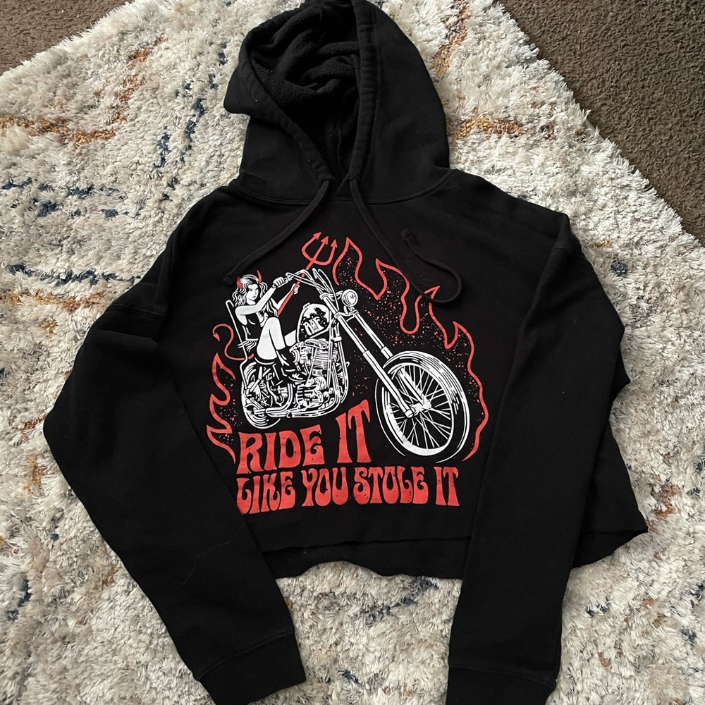 Women’s black graphic cropped hoodie